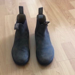 Blundstone - Classic Chelsea boot size 4